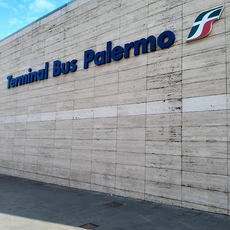 Апартаменты Stazione Di Palermo Affitti Экстерьер фото